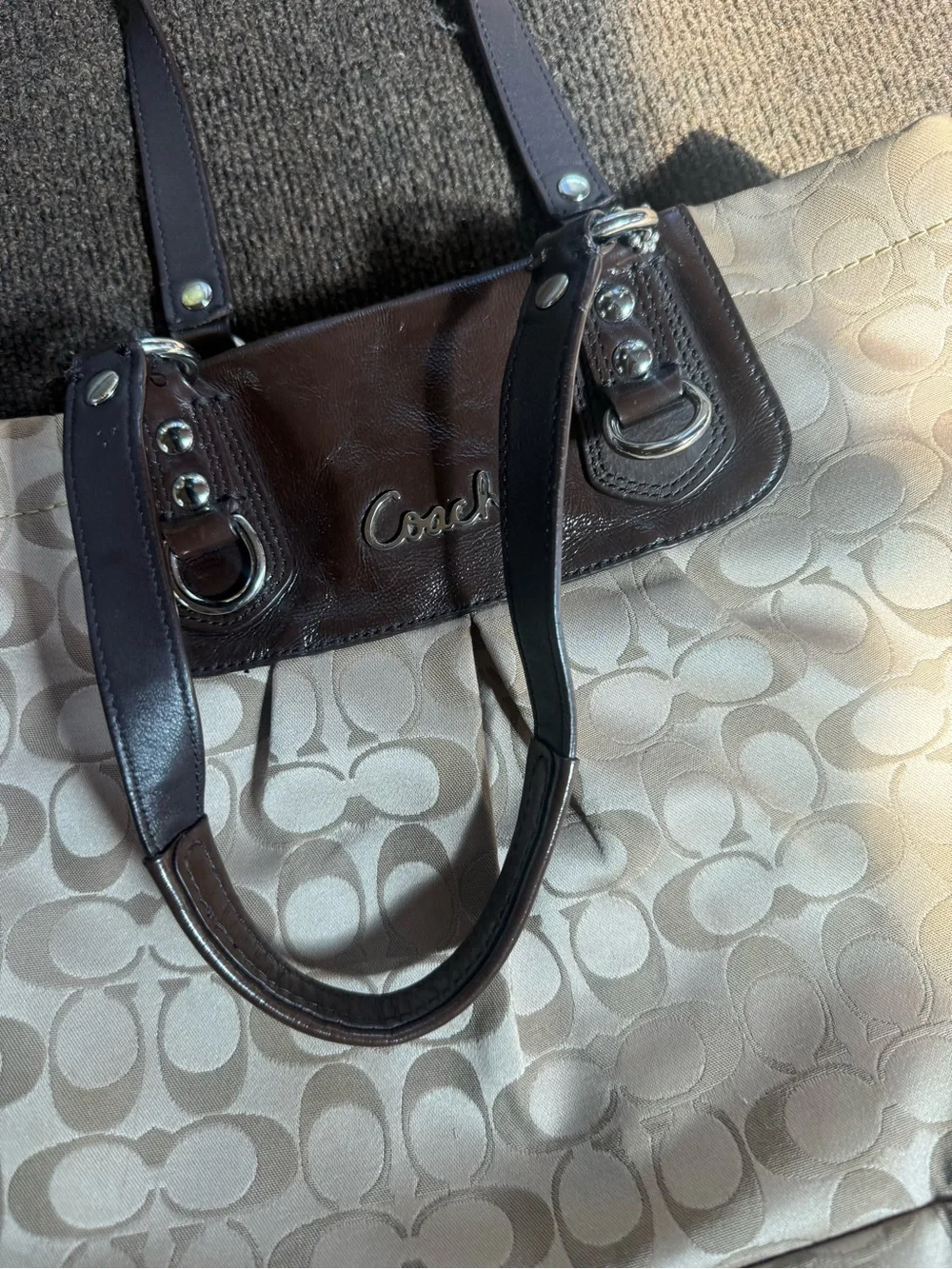 Coach tote signature